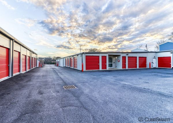 CubeSmart Self Storage - 2506 Dickerson Pike- TN - 2506 Dickerson Pike