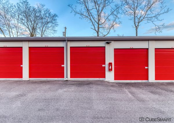 CubeSmart Self Storage - 2506 Dickerson Pike- TN - 2506 Dickerson Pike