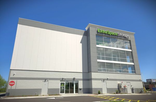 Extra Space Storage - 6741 - Buffalo Grove - Lexington Dr - 105 Lexington Drive