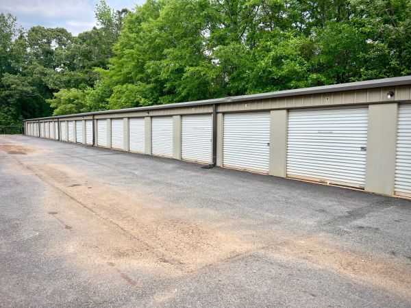 Back Water RV Park & Self Storage - 761 Lee Road 344