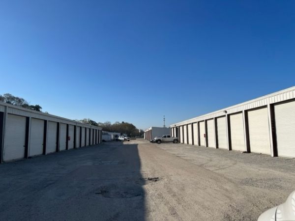 Square Space Storage - Baton Rouge 14015 Florida - 14015 Florida Boulevard