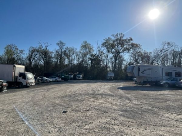 Square Space Storage - Baton Rouge 14015 Florida - 14015 Florida Boulevard