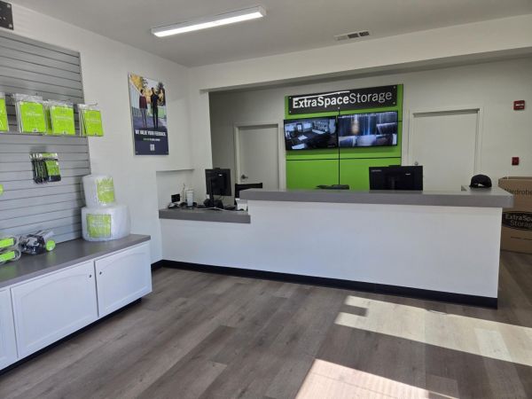 Extra Space Storage - 6917 - Walnut Creek - Oak Grove Rd - 1925 Oak Grove Road