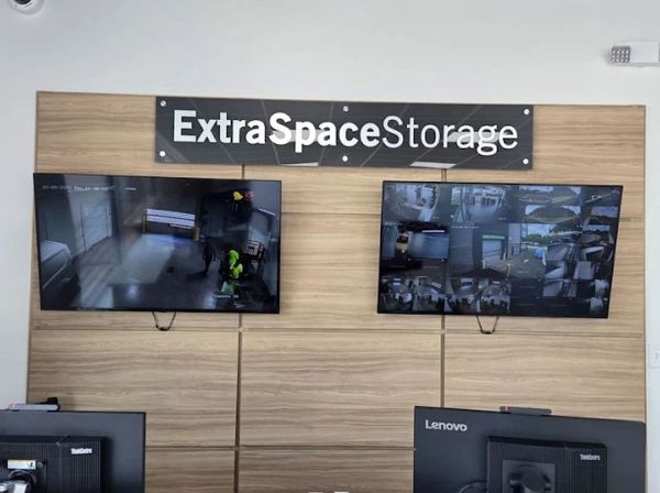 Extra Space Storage - 6784 - Bensenville - Irving Park Rd - 1180 West Irving Park Road