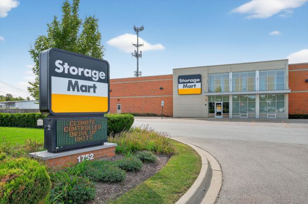 StorageMart - Aurora Rd - 1752 North Aurora Road