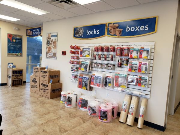 Compass Self Storage - Compass Self Storage - Sandy Creek Pkwy (134) - 250 Sandy Creek Parkway