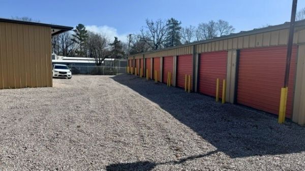 Block Space Solutions - 100 Illinois Street