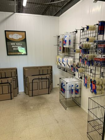 Lockbox Storage - Davenport - 2070 West River Drive