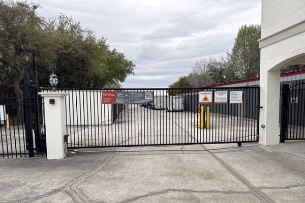 Public Storage - Kissimmee - 1830 E Irlo Bronson Memorial Hwy - 1830 E Irlo Bronson Memorial Hwy
