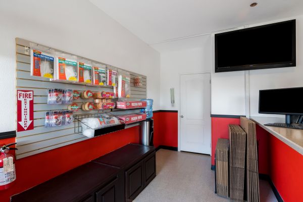 9157 - StorQuest - West Sac / Evergreen - 2600 Evergreen Avenue