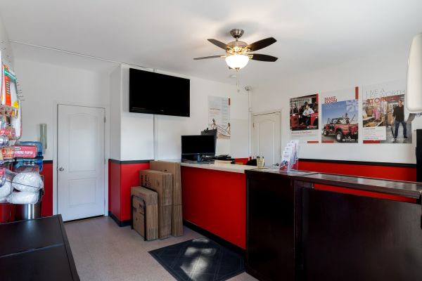 9157 - StorQuest - West Sac / Evergreen - 2600 Evergreen Avenue