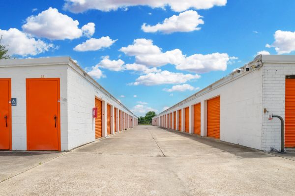 10 Federal Storage - Ave G 1/2 - 3300 Avenue G 1/2