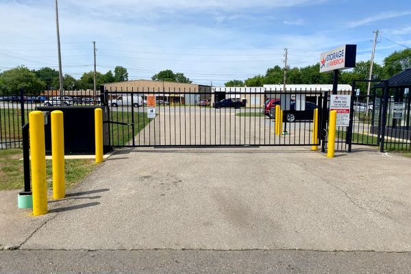 Storage of America - Pendleton Pike - 8805 Pendleton Pike