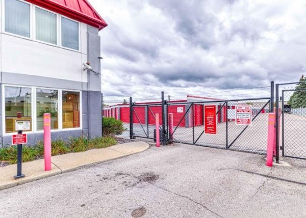 Devon Self Storage - 9280 - Westland - 39205 Ford Road