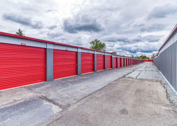 Devon Self Storage - 9280 - Westland - 39205 Ford Road