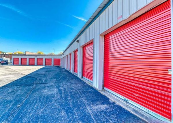 Devon Self Storage - 9285 - Ball Ave - 1236 Ball Avenue Northeast
