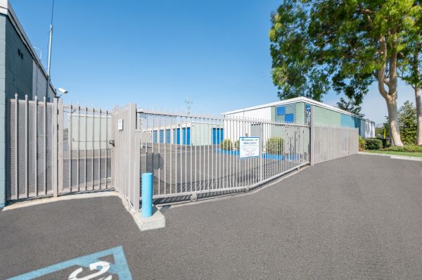 Storage Etc. - Canoga Park - 8111 Deering Avenue