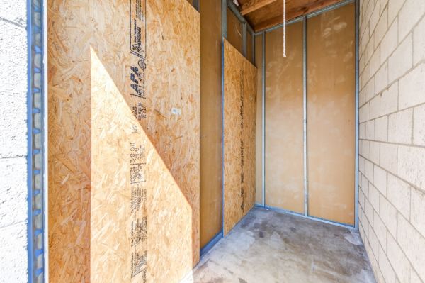 Storage Etc. - Canoga Park - 8111 Deering Avenue