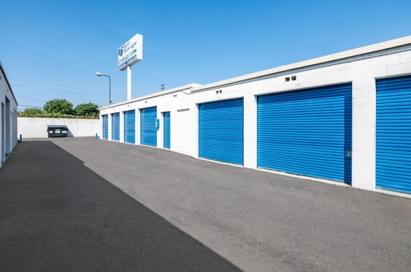 Storage Etc. - Canoga Park - 8111 Deering Avenue