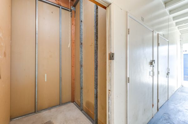 Storage Etc. - Canoga Park - 8111 Deering Avenue