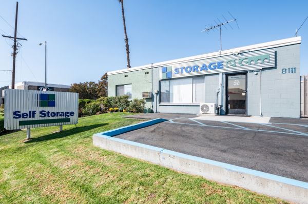 Storage Etc. - Canoga Park - 8111 Deering Avenue