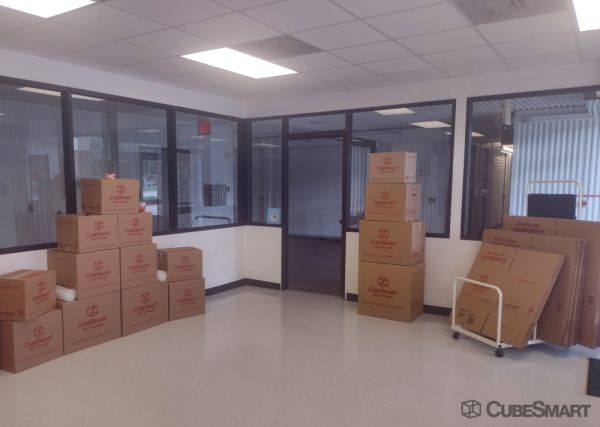 CubeSmart Self Storage - 102 Benton Road - TX - 102 Benton Road