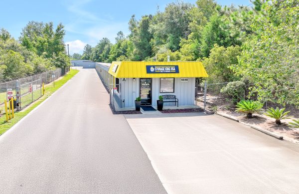 Storage King USA - 119 - Milton, FL - Parkmore Plaza - 4646 Parkmore Plaza Drive