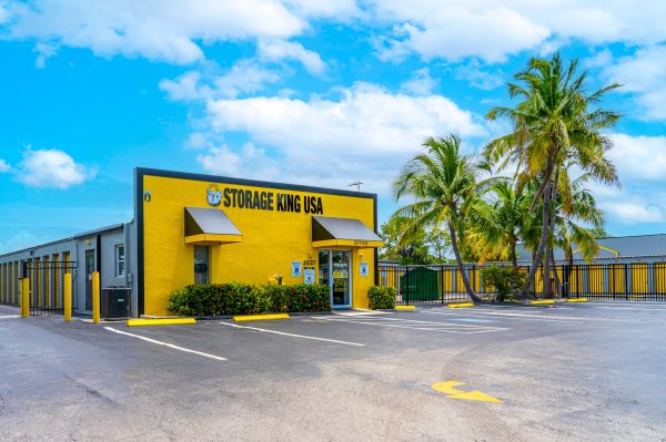 Storage King USA - 166 - Naples, FL. - 3527 Radio Road - 3527 Radio Road