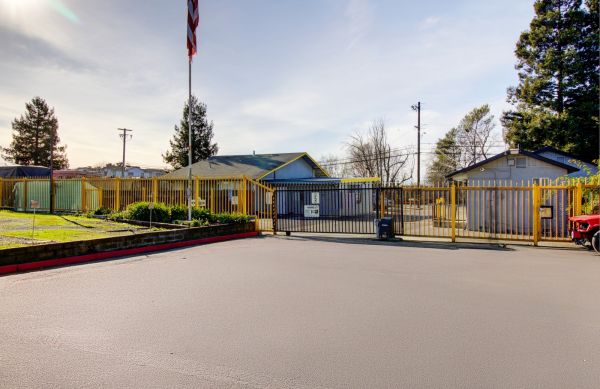 Storage King USA - 154 - Santa Rosa, CA - Dutton Meadow - 2868 Dutton Meadow