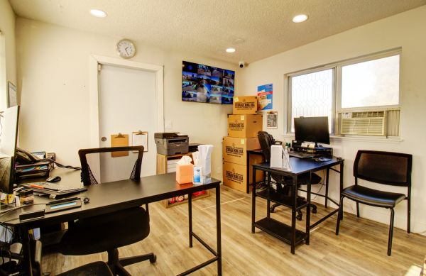 Storage King USA - 154 - Santa Rosa, CA - Dutton Meadow - 2868 Dutton Meadow
