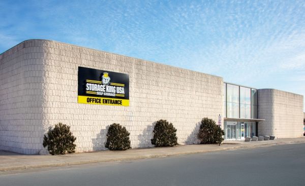 Storage King USA - 165 - Nanuet, NY - Fashion Drive - 7201 Fashion Drive