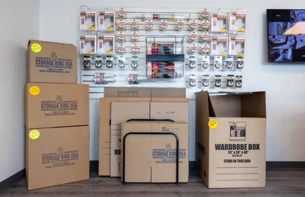 Storage King USA - 165 - Nanuet, NY - Fashion Drive - 7201 Fashion Drive