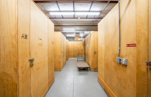 Storage King USA - 053 - Sarasota, FL - S. Tamiami Trl - 6720 South Tamiami Trail
