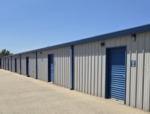 Extra Space Storage - 5012 - Lancaster - E Avenue L8 - East Avenue H10