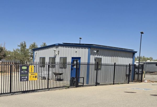 Extra Space Storage - 5012 - Lancaster - E Avenue L8 - East Avenue H10