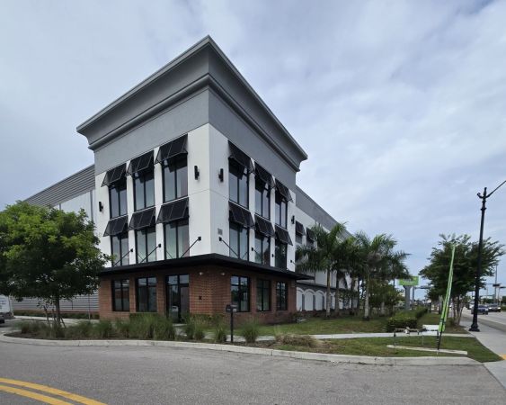 Extra Space Storage - 5042 - Fort Myers - Dr Martin Luther King Jr Blvd - 3660 Doctor Martin Luther King Junior Boulevard