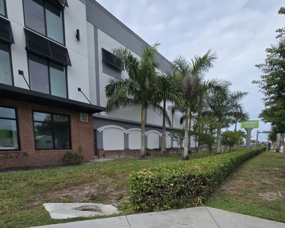 Extra Space Storage - 5042 - Fort Myers - Dr Martin Luther King Jr Blvd - 3660 Doctor Martin Luther King Junior Boulevard