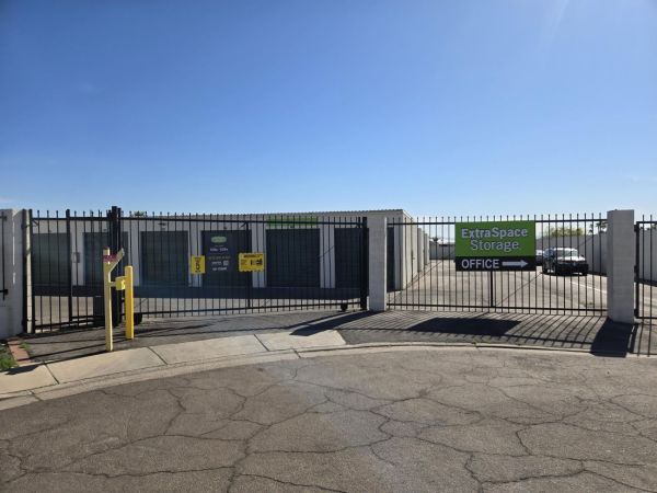 Extra Space Storage - 6803 - Peoria - N 98th Ave - 10515 North 98th Avenue