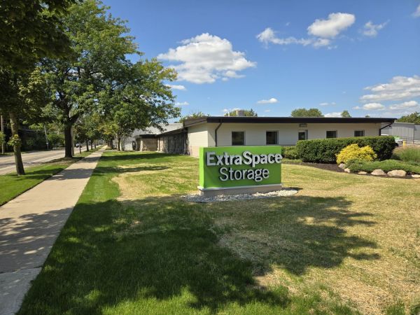 Extra Space Storage - 6727 - Grand Rapids - Broadway Ave NW - 1615 Broadway Avenue Northwest