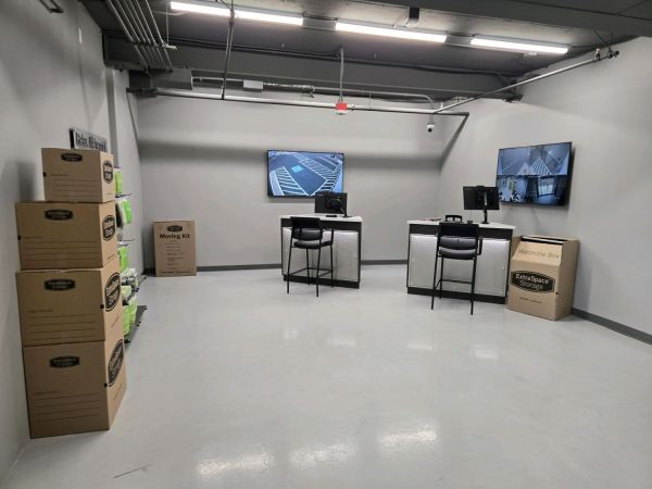 Extra Space Storage - 6712 - Las Vegas - E Charleston Blvd - 700 East Charleston Boulevard
