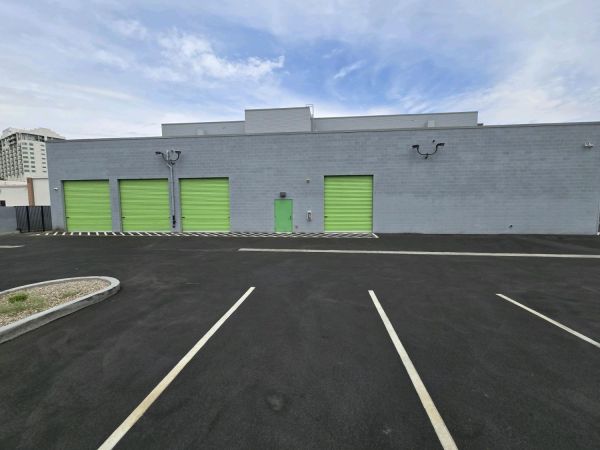 Extra Space Storage - 6712 - Las Vegas - E Charleston Blvd - 700 East Charleston Boulevard
