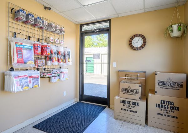 Storage King USA - 023 - Vinton, VA - E. Washington Ave - 1914 East Washington Avenue