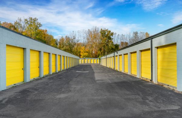 Storage King USA - 113 - 4275 Highland Rd - 4275 Highland Road