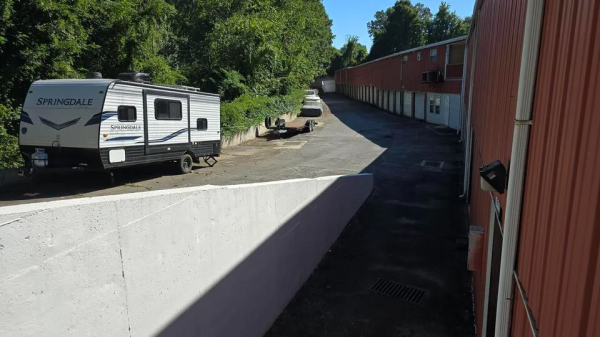 Avondale Mini Storage - 3111 Church Street