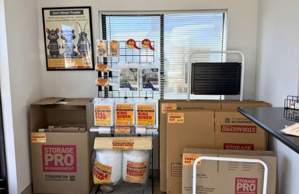 A&A Mini Storage - 1025 Industrial Way