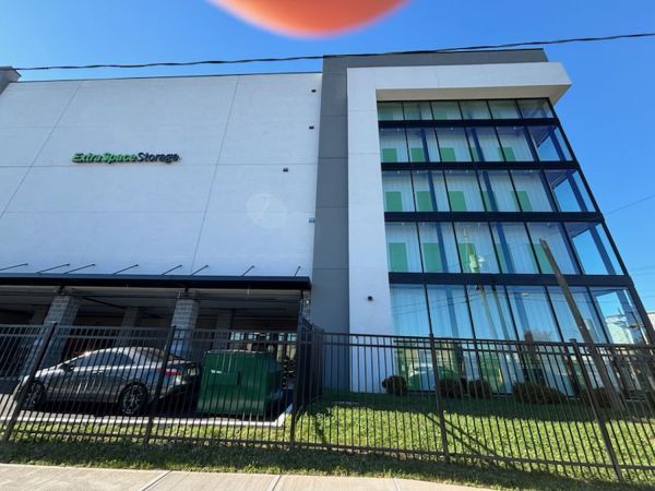 Extra Space Storage - 6080 - Elizabeth - Division St - 165 Division Street