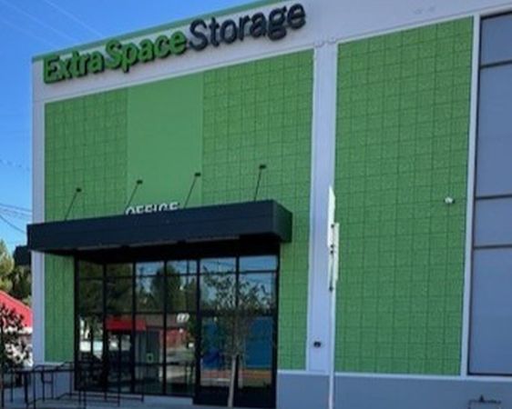 Extra Space Storage - 6781 - Tarzana - Oxnard St - 18618 Oxnard Street