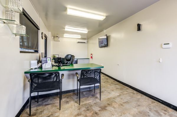 Storage Etc. - Anaheim - 900 East Orangethorpe Avenue