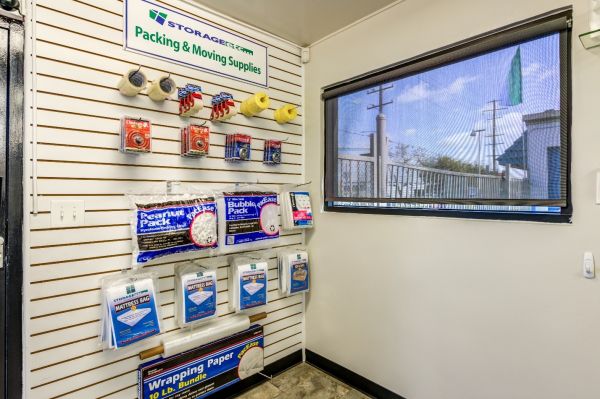 Storage Etc. - Anaheim - 900 East Orangethorpe Avenue