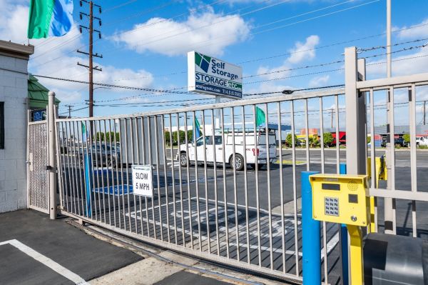 Storage Etc. - Anaheim - 900 East Orangethorpe Avenue